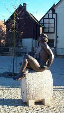 Die Bacchusstatue am Ipsheimer Markgrafenplatz